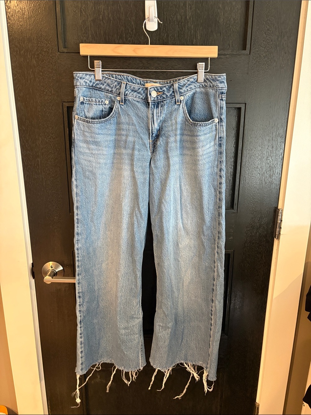 Levi's Premium Low Loose Jeans W30 L32 Wide Leg Y2K Raw Hem Medium Wash A5566